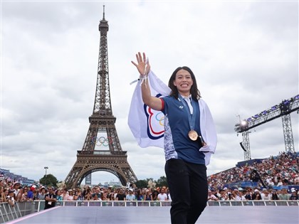 郭婞淳冠軍公園開心走秀 透露看到粉絲加油留言「早上起床還在哭」