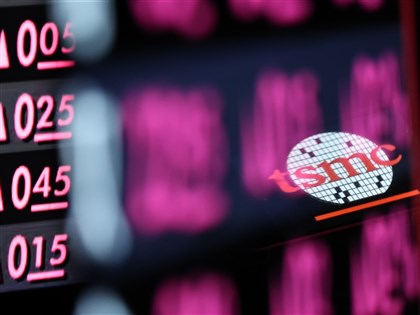 美股激勵 台股早盤勁揚近400點