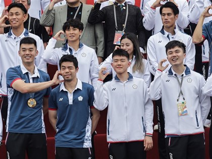 賴總統「蘋果鳳梨」招待莊智淵  盼續栽培桌球人才