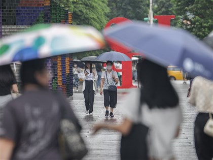 低壓帶影響 中南部地區及午後各地留意大雷雨