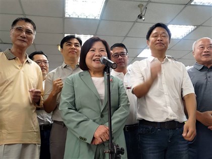 許銘春宣布參選高雄市長 稱民進黨人才多「君子之爭各自努力」