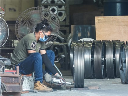 台經院7月產業測驗點製造業、營建業下跌 服務業微幅上揚