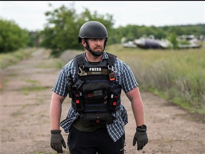 烏東旅館遭飛彈襲擊 路透採訪團隊英籍安全顧問喪生