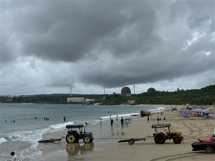 墾丁亂象多網友稱不如去沖繩 交部：盼提升觀光體驗自清自律