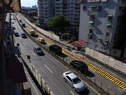 三重台1高架8/31晚間10時起封路灌漿一晚 可望10/2通車