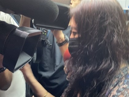 京華城容積案遭約談搜索 應曉薇：身正不怕影斜