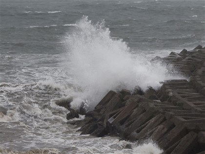 颱風珊珊登陸日本釀41傷1失聯 逾438空中航班取消[影]