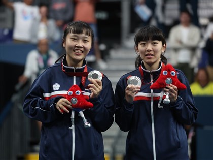 田曉雯林姿妤帕運摘銀 追平桌球隊史最佳成績