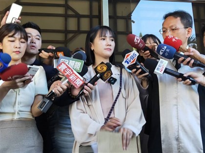 控鍾小平影射柯文哲涉收賄 民眾黨提告加重誹謗