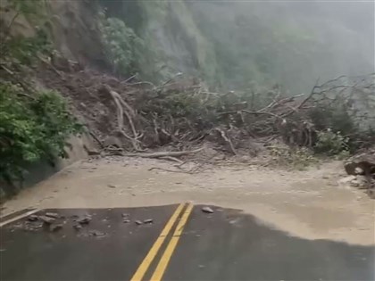 台3線嘉義縣大埔路段山壁崩坍 交通中斷