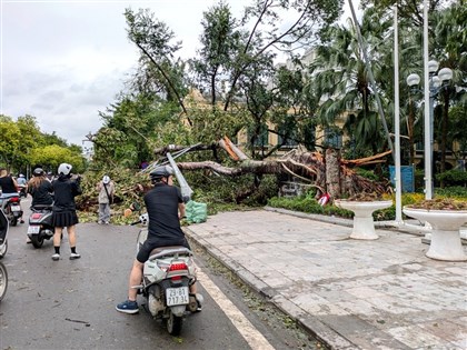 颱風摩羯襲越南25死 河內樹倒2.5萬棵交通混亂
