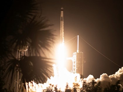 史上首次民間太空漫步任務 SpaceX乘龍號升空[影]