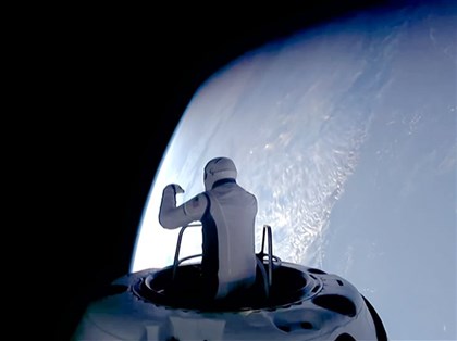 SpaceX完成史上首次民間太空漫步 NASA讚產業大躍進[影]