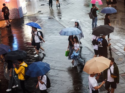 本週低壓帶及東北風接力 北部東部23日續防豪雨