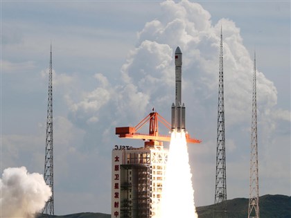 國防部：中共運載火箭經台灣防空識別區 國軍嚴密掌握