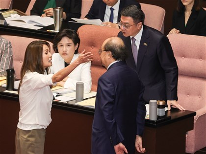 藍白要求退回重編總預算案 綠：拒審預算是瀆職