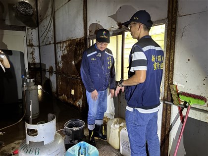 新北破獲王水煉金非法排廢液 扣值7千萬黃金半成品