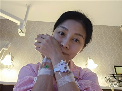 方文琳罹食道癌自曝每晚烈酒助眠 被江蕙探病另類送禮逗樂