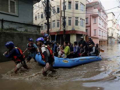 尼泊爾季風降雨釀101死64失蹤 多條河流暴洪、高速公路遭破壞