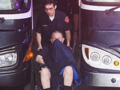 沈慶京羈押月餘再度身體不適  送醫住院