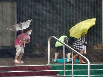 颱風山陀兒影響 嘉南及高屏防致災性強陣風及強降雨