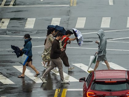颱風山陀兒襲台 10/4全台停班停課一覽