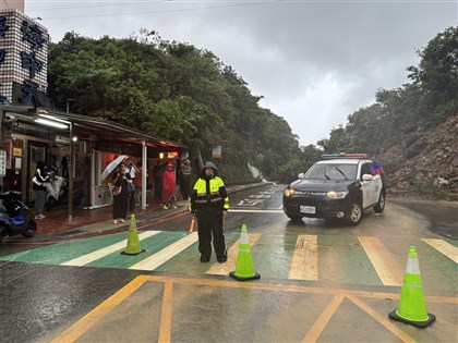 基隆大雨淹水照常上班上課引民怨 謝國樑：預報資料有落差