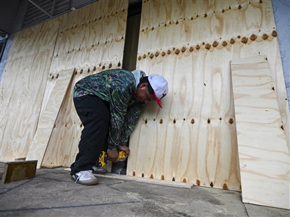 颶風密爾頓增至5級逼近佛州 逾百萬人撤離