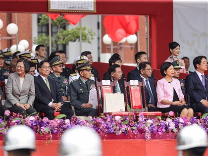 國慶大會朝野齊聚 賴韓蔡扁同場成焦點