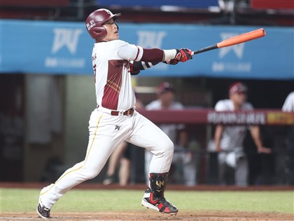 中職桃猿16分差擊退獅 季後挑戰賽第2戰搶勝延長戰線