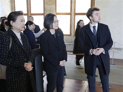 蔡英文結束訪問捷克 啟程赴巴黎：為台灣民主繼續打拚[影]