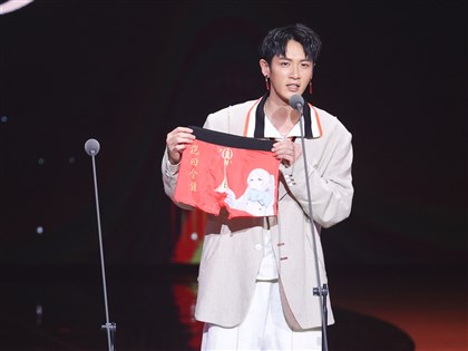 柯震東出道13年首入圍金鐘奪迷你劇男配 秀「老婆」芙莉蓮紅內褲炫耀