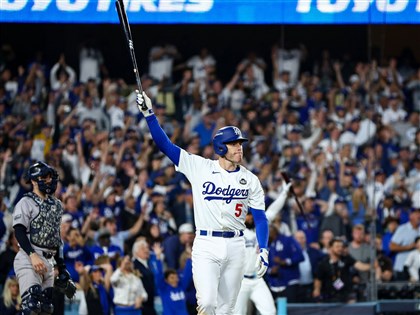 MLB世界大賽史上首支再見滿貫砲 道奇Freeman：5歲夢想成真[影]