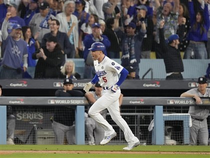 MLB世界大賽第2戰Freeman又開轟 寫紀錄比肩Babe Ruth[影]