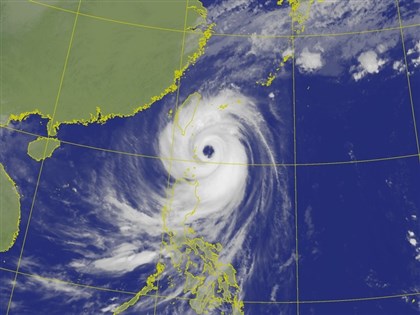 颱風康芮暴風圈觸陸嚴防強風豪雨 10級暴風半徑增為150公里