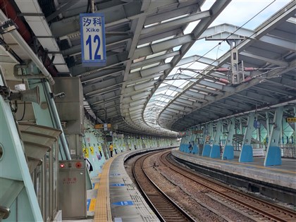 台鐵11/1北北基大誤點 七堵站號誌員操作失誤要懲處