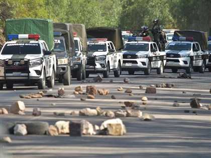 玻利維亞軍事哨所遭占領 當局：200名士兵被劫持