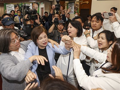 財劃法混亂中完成初審 後續朝野爭點多