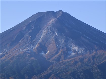 日本富士山「初冠雪」 創1894年以來最晚紀錄[影]