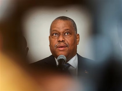 海地過渡政府委員會開除總理康尼爾 權力鬥爭無以復加