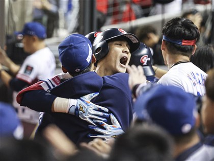 12強棒球賽台灣2轟擊退韓國 跨屆對戰2連勝[影]