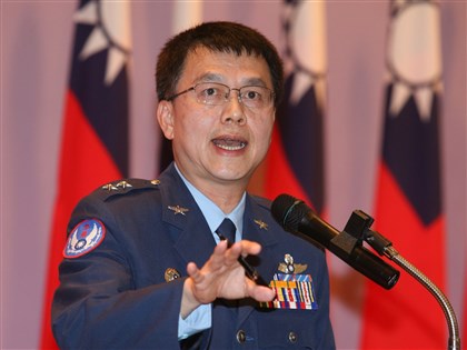 鄭榮豐接空軍司令 黃志偉任副總長執行官晉二級上將