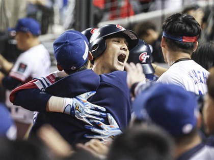 陳晨威首發滿貫砲在12強砲轟韓國 團結贏球當下想哭[影]