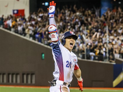 12強陳傑憲2分砲轟韓國 感謝剛會講話兒子喊「全壘打」[影]