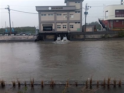 颱風天兔來襲 台南安平累積雨量逾130毫米