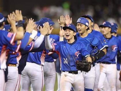 早安世界》棒球12強台灣11比3轟垮澳洲 睽違21年晉成棒世界賽4強