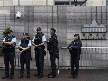 香港泛民主派顛覆國家政權案將判刑 警方庭外戒備