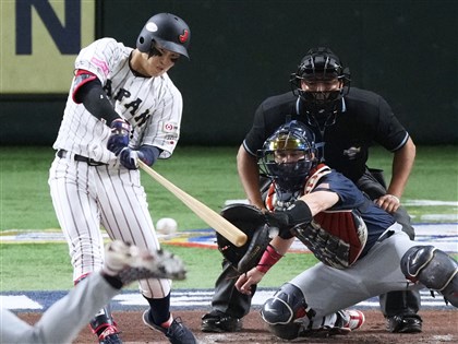 棒球12強小園海斗雙響砲單場7打點 日本奪複賽首勝9比1重挫美國[影]