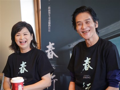 楊貴媚「春行」30公斤鹽壓喘不過氣  喜翔急幫忙