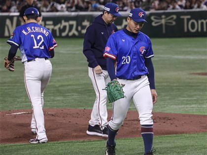 12強複賽陳柏清投0.1局掉4分退場 曾豪駒直言連2天先發很抱歉